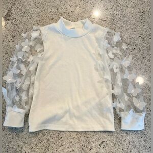 White shirt with adorable sleeves long sleeve girls size 4